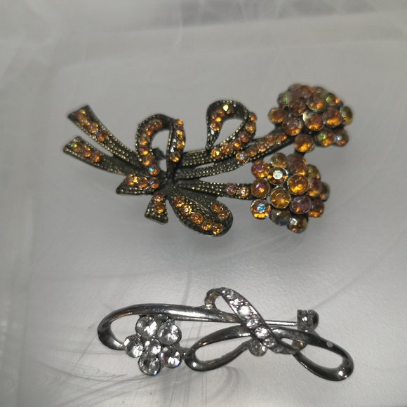 Vintage Flower Brooches Lot of 2 - Picture 9 of 9